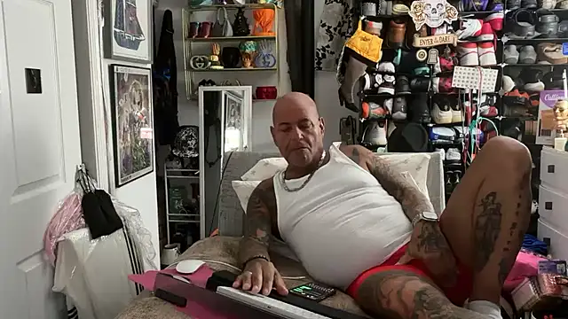 joeytatts66 online show from February 14, 3:23 am