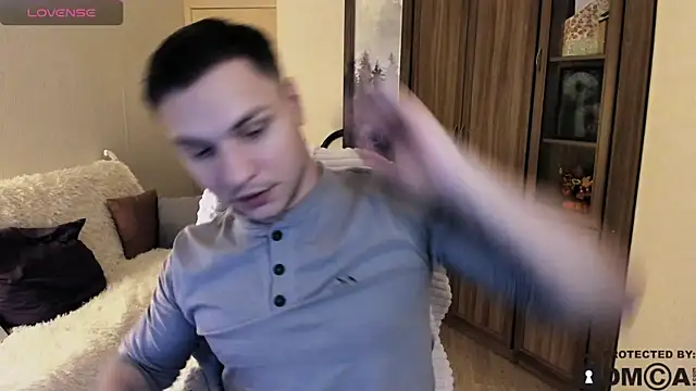 Snapshot of handsome_guy01 chatting on October 25, 7:26 pm handsome guy01 online show from October 25, 7:26 pm