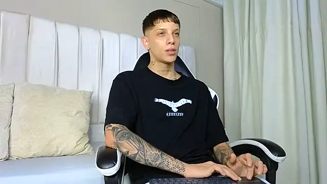 Snapshot of Adam_hard_ chatting on September 23, 8:19 pm Adam hard  online show from September 23, 8:19 pm