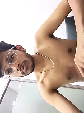 skinnyyyyyyyyy online show from February 1, 10:37 am