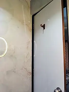 skinnyyyyyyyyy online show from April 10, 4:19 am