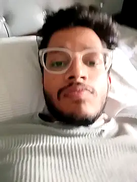 skinnyyyyyyyyy online show from September 17, 4:24 am