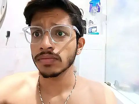 skinnyyyyyyyyy online show from February 20, 3:01 am