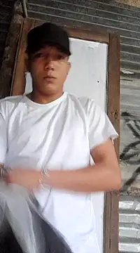 Snapshot of tayson_ chatting on January 16, 11:58 am tayson  online show from January 16, 11:58 am