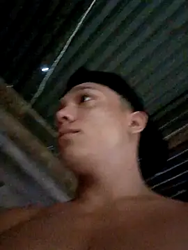 Snapshot of tayson_ chatting on March 20, 11:38 am tayson  online show from March 20, 11:38 am