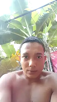Snapshot of tayson_ chatting on December 21, 12:27 pm tayson  online show from December 21, 12:27 pm
