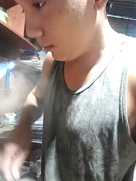 Snapshot of tayson_ chatting on December 20, 11:32 am tayson  online show from December 20, 11:32 am