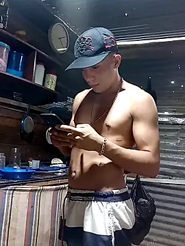 Snapshot of tayson_ chatting on February 12, 4:55 pm tayson  online show from February 12, 4:55 pm