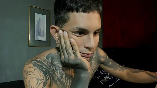 Travistanner 28 online show from February 15, 4:37 pm