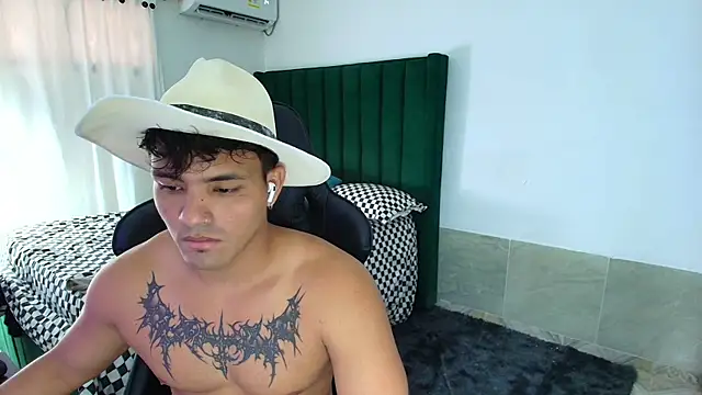 man dur07 online show from February 7, 9:09 pm