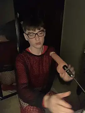 YourFavTwinkie online show from February 6, 7:24 am