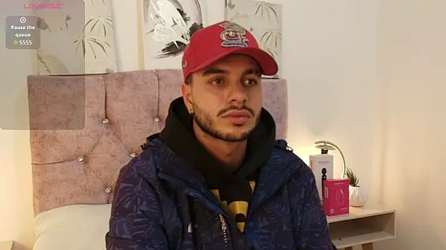 Amadeo Wild online show from April 13, 4:13 am