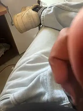 Snapshot of son_lover_dick chatting on February 14, 10:28 am son lover dick online show from February 14, 10:28 am