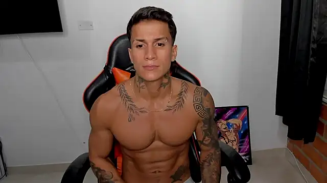 pettergrey1 online show from October 28, 11:51 pm