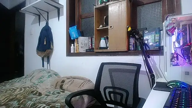 esjrobles online show from February 28, 4:21 am