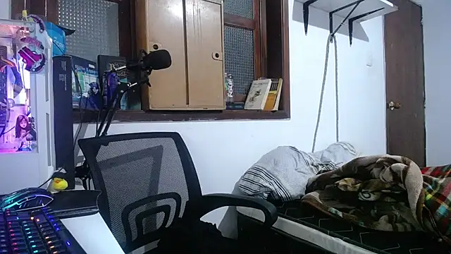 esjrobles online show from December 17, 2:44 am