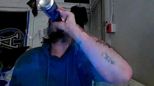 Snapshot of Marksoyer chatting on October 31, 7:34 am Marksoyer online show from October 31, 7:34 am