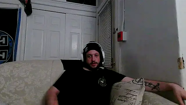 Snapshot of Marksoyer chatting on October 8, 7:02 am Marksoyer online show from October 8, 7:02 am