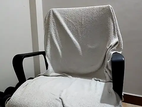 knighttriderr online show from October 13, 7:20 pm