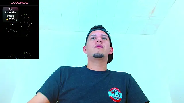 Snapshot of kevin__fox_ chatting on October 23, 7:39 pm kevin  fox  online show from October 23, 7:39 pm