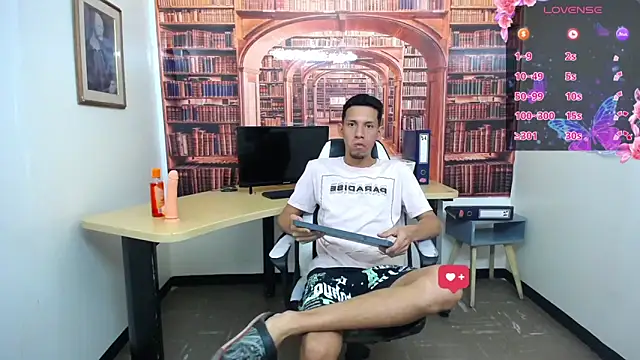 Snapshot of kevin__fox_ chatting on January 20, 7:35 pm kevin  fox  online show from January 20, 7:35 pm