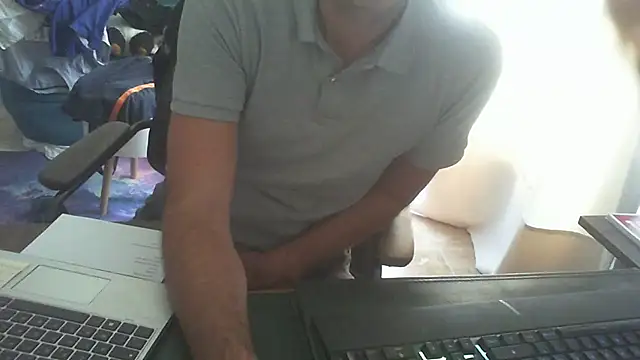 shyfrenchcock1 online show from July 6, 12:46 pm