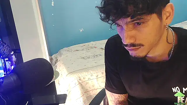 Badboyi1997 online show from February 19, 12:23 pm