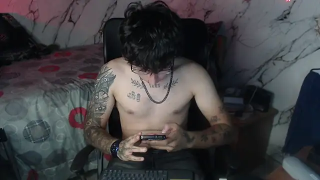 Dereck Dickson online show from April 17, 4:15 am