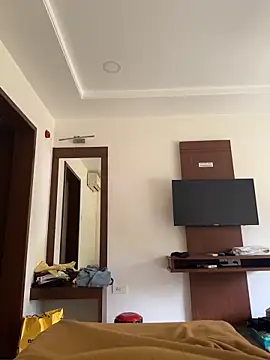 Rahulroy96 online show from December 3, 6:03 am