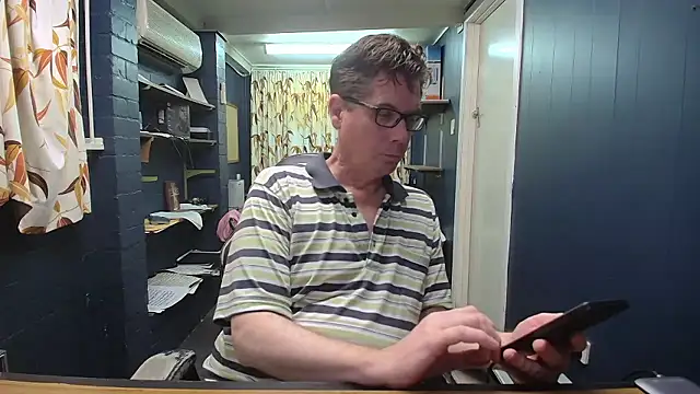 tilobinder online show from January 17, 3:15 pm