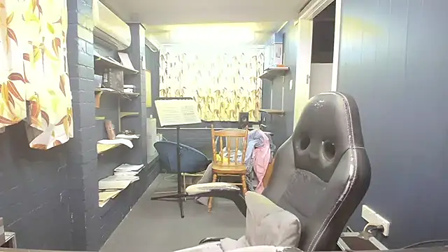 tilobinder online show from December 5, 2:46 pm