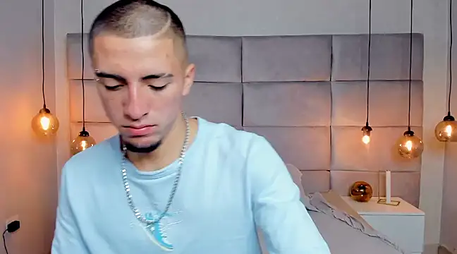 Snapshot of King_Dante_ chatting on December 20, 8:23 pm King Dante  online show from December 20, 8:23 pm