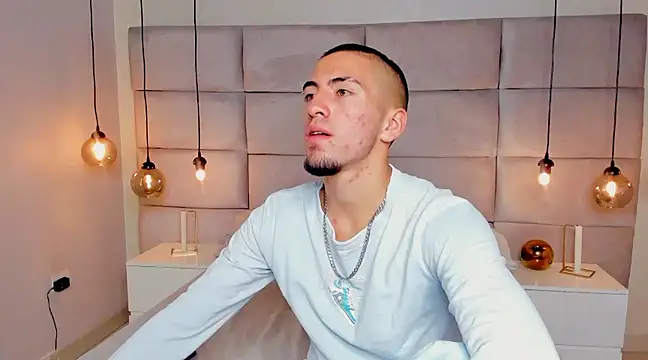 Snapshot of King_Dante_ chatting on December 16, 7:54 pm King Dante  online show from December 16, 7:54 pm