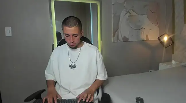 Snapshot of King_Dante_ chatting on December 5, 9:06 pm King Dante  online show from December 5, 9:06 pm