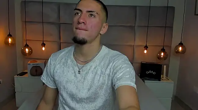 Snapshot of King_Dante_ chatting on March 7, 8:00 pm King Dante  online show from March 7, 8:00 pm