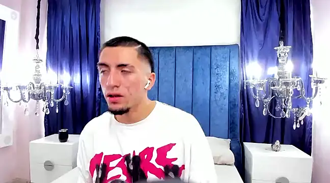 Snapshot of King_Dante_ chatting on February 5, 7:42 pm King Dante  online show from February 5, 7:42 pm