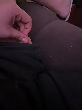 Snapshot of themasteer69 chatting on December 9, 3:40 am themasteer69 online show from December 9, 3:40 am