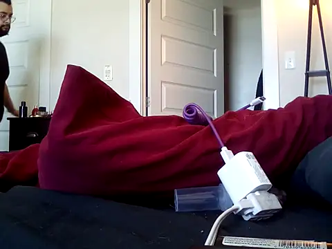 Snapshot of themasteer69 chatting on February 12, 4:33 pm themasteer69 online show from February 12, 4:33 pm