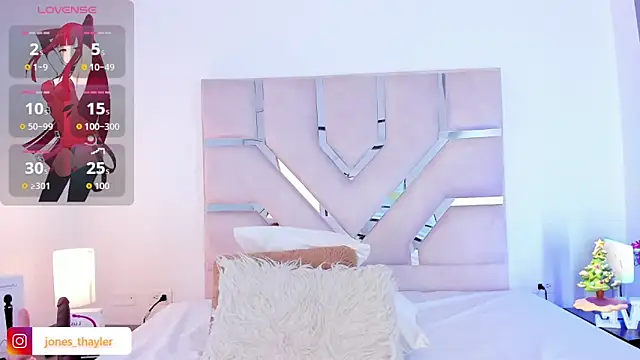 Thayler jones online show from December 15, 12:02 pm