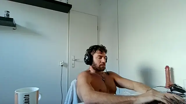 alpha-hunk online show from March 26, 4:00 pm