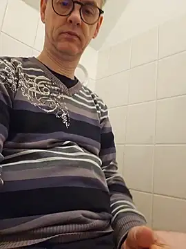 Hectorthyssen1 online show from March 19, 9:18 pm