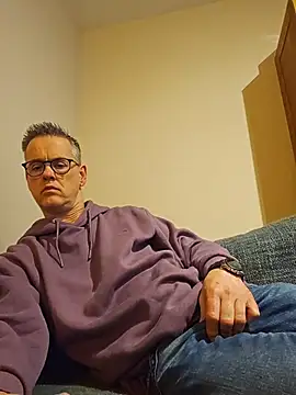 Hectorthyssen1 online show from April 5, 10:50 pm