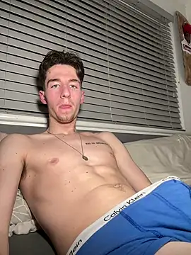 MikesWood21 online show from February 17, 1:36 am