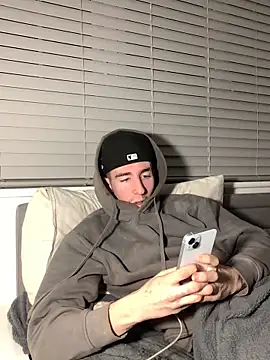 MikesWood21 online show from December 21, 1:26 am