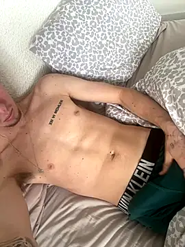 MikesWood21 online show from September 16, 9:21 am