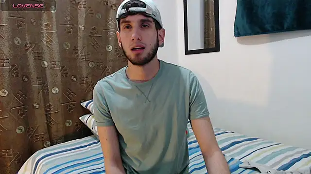 Snapshot of Thhiago_tay chatting on October 27, 1:57 pm Thhiago tay online show from October 27, 1:57 pm