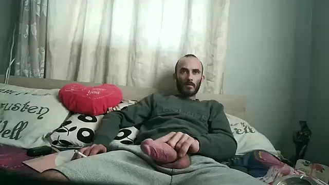 Snapshot of kisandgioni chatting on December 31, 12:15 pm kisandgioni online show from December 31, 12:15 pm