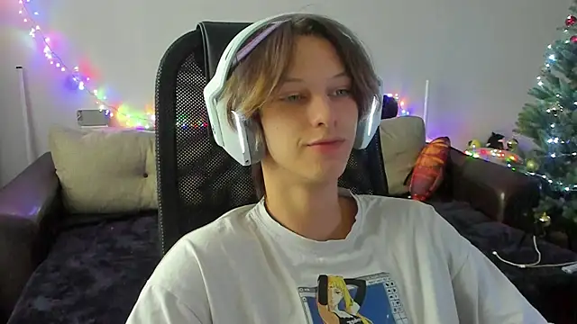 Ostin meow online show from December 2, 8:39 am