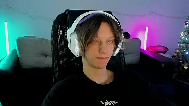 Ostin meow online show from December 20, 9:38 am