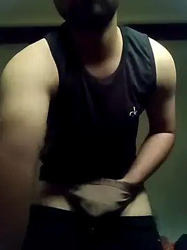 Snapshot of smartboy010101 chatting on January 13, 5:12 am smartboy010101 online show from January 13, 5:12 am